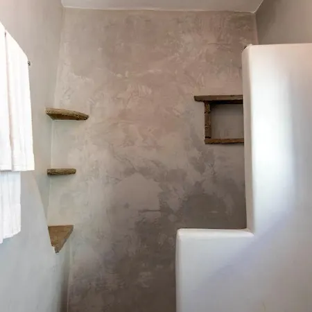 Xinara's White House